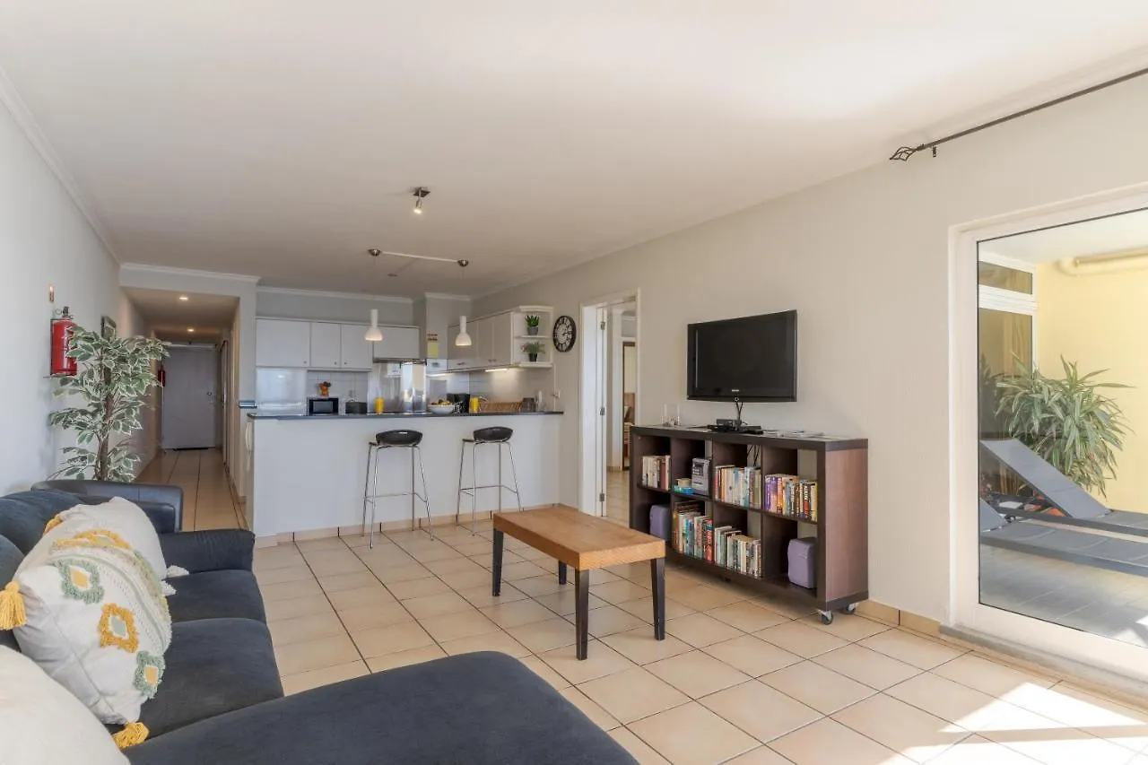 Honey Apartment On The Beach With Pool Funchal