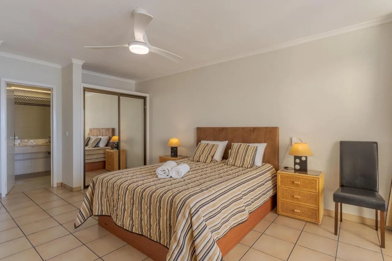 Honey Apartment On The Beach With Pool Funchal