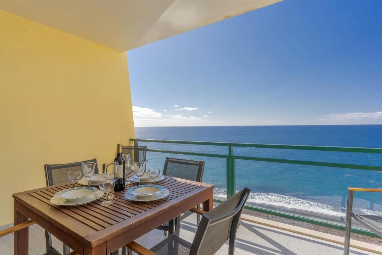 Honey Apartment On The Beach With Pool Funchal  0*, Funchal (Madeira)
